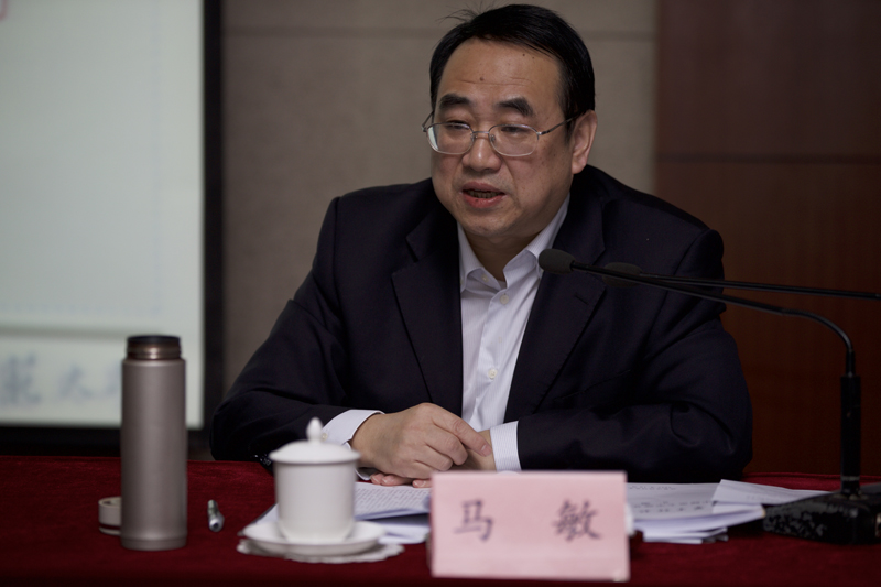 10月12日上午，华中师范大学党委书记马敏来院为第46期高校中青年干部培训班作题为《依法治校的实践及几点思考》的专题报告。报告开始前，学院党委书记、常务副院长马俊杰同志会见了马敏书记。