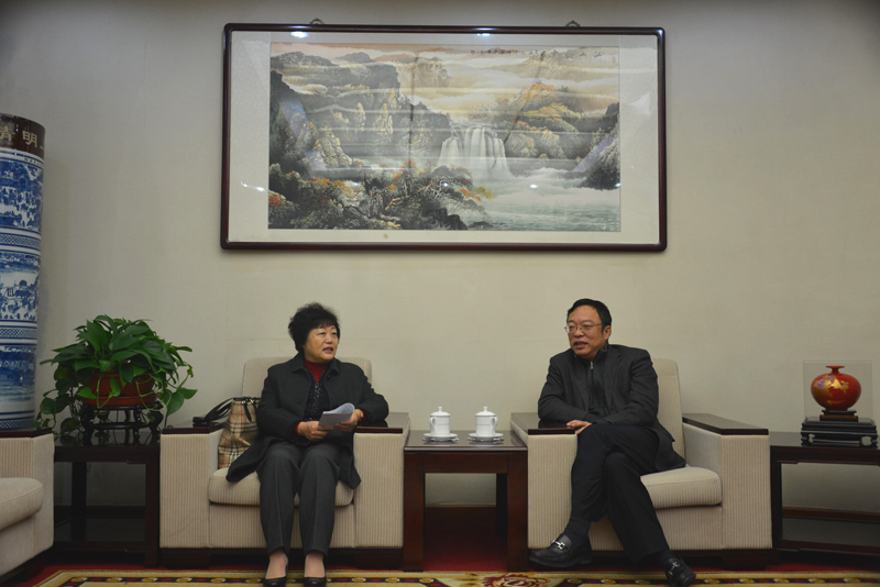 上海财经大学校长樊丽明为学院第46期高校中青年干部培训班作案例教学