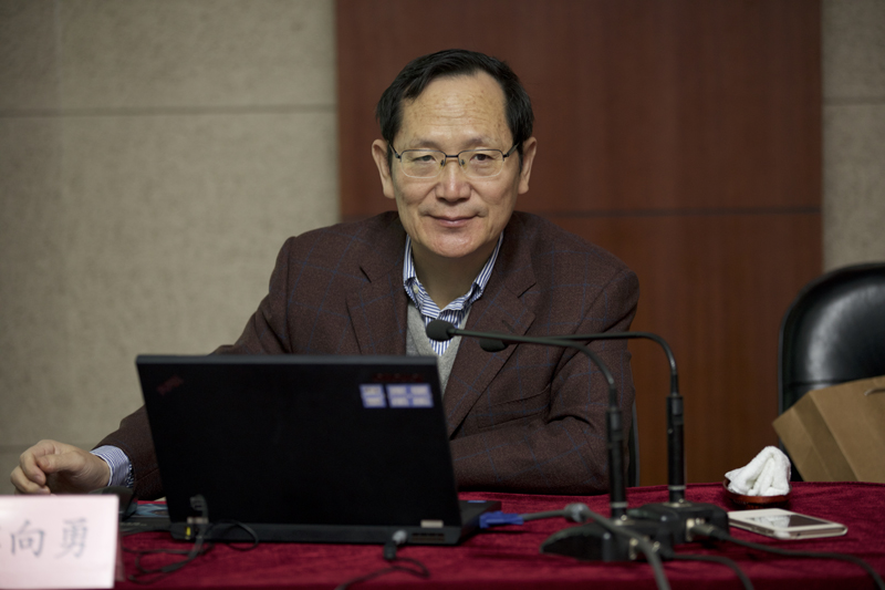 11月9日上午，北京工商大学党委书记谭向勇来院为第46期高校中青年干部培训班作题为“创新内部管理促进内涵发展”的案例教学。教学开始前，学院党委书记、常务副院长马俊杰与谭向勇书记交流了工作。