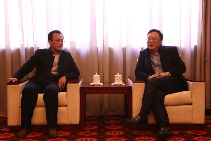 会议开始前，学院党委书记、常务副院长马俊杰会见了项目带队领导，青州市教育局局长徐继中。【文字：张婕 编审：彭可为 张林东】