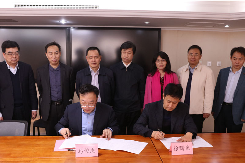 3月16日，学院与大兴区委党校签订《关于干部培训工作的合作协议》。学院党委书记、常务副院长马俊杰与大兴区委党校党委书记、常务副校长徐曙光共同签署协议，学院副院长李文长、大兴区委党校副校长康井泉及两校相关部门负责同志出席签约仪式。