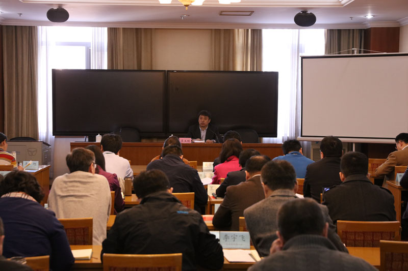 3月29日上午,教育部直属机关党委常务副书记吕玉刚来院为机关党校第八期处级党员干部理论学习班全体学员作了题为“强化‘四个意识’,做合格共产党员”的专题报告。 3月29日上午,教育部直属机关党委常务副书记吕玉刚来院为机关党校第八期处级党员干部理论学习班全体学员作了题为“强化‘四个意识’,做合格共产党员”的专题报告。