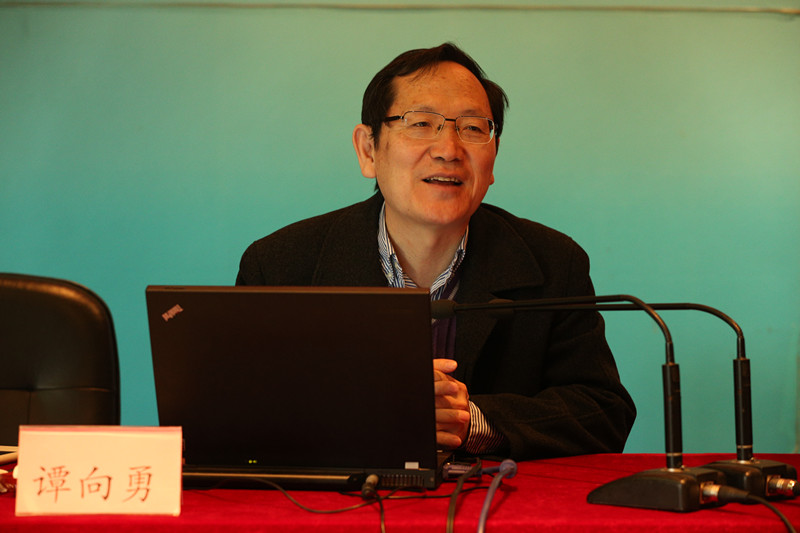 谭向勇以北京工商大学为例，分析了高校内涵建设的六个主要方面。谭向勇认为，高校内涵建设应以学科建设为核心，教学工作为生命，科研质量为保证，教师队伍为关键，硬件条件为基础，管理与文化为灵魂。【文字：余海波 编审：彭可为 张林东】