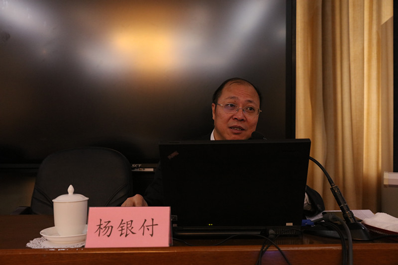 杨银付结合十八届三中、四中、五中全会以及“十三五”规划纲要中对基础教育提出的总要求，对“十三五”时期基础教育改革发展的形势和重点任务进行了全面深入的解读。杨银付强调，深化教育领域综合改革，努力办好人民满意教育，要把全面贯彻教育方针、全面实施素质教育作为核心要求，把大力促进教育公平、大力提高教育质量作为两大战略重点，把考试招生制度改革、教育治理体系创新作为两个重要抓手。【文字：郭静 编审：彭可为 张林东】