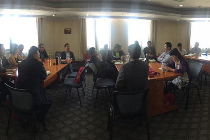 4月8日,第47期高校中青年干部培训班六班围绕“新时期如何做好院长工作”开展研讨。研讨采用小组圆桌方式,来自不同类别高校的六位院长学员依次发言。 4月8日,第47期高校中青年干部培训班六班围绕“新时期如何做好院长工作”开展研讨。研讨采用小组圆桌方式,来自不同类别高校的六位院长学员依次发言。