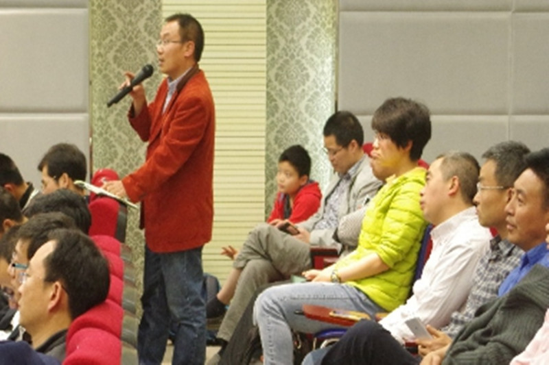 会上学员们还针对暗物质、暗能量及黑洞等基础科学前沿问题与两位科学家进行了交流。
