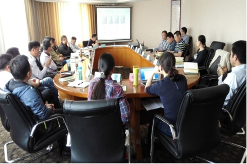 报告结束后，大家对信息化管理进行了充分的研讨与交流。学员们认为，随着高校招生规模的不断扩大，传统的管理方式已经不能适应现实学生管理的迫切需求，采用新的更加有效的网络化、信息化的管理手段，建立学生管理信息系统，是适应新形势下高校管理的新要求。（河北水利电力学院于书忠、班主任佛朝晖）