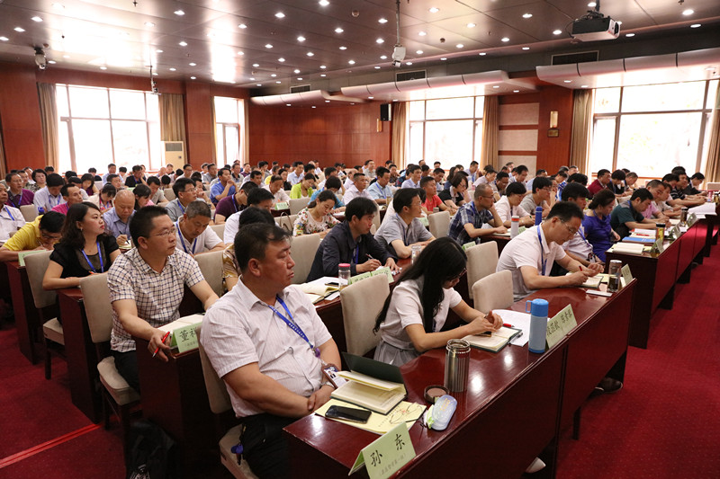  来自全国30个省、自治区、直辖市及新疆生产建设兵团的140位学员参加本次为期3周的培训学习。（李改）