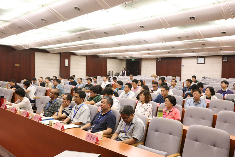 本期培训主题包括四个方面,一是党的理论学习修养,二是对世界一流大学的认识,三是高校治理能力提升,四是领导力和舆情能力培训。每天晚上,还安排了工作交流环节,深入探讨学校当前工作的重点和难点,不断推进学校“双一流”建设。(刘亚荣) 本期培训主题包括四个方面,一是党的理论学习修养,二是对世界一流大学的认识,三是高校治理能力提升,四是领导力和舆情能力培训。每天晚上,还安排了工作交流环节,深入探讨学校当前工作的重点和难点,不断推进学校“双一流”建设。(刘亚荣)