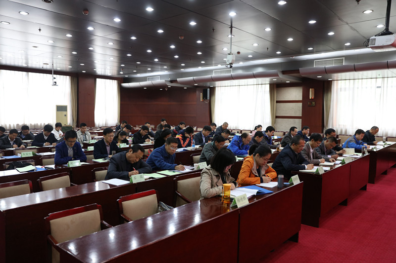 来自全国28个省、自治区、直辖市以及新疆生产建设兵团和4个计划单列市的33名学员，将在学院开展为期4天的研讨学习，并参加有关调研座谈活动。（赵京）