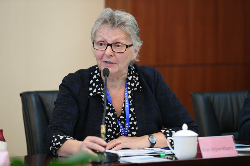 欧盟首都大学联盟秘书长 KRIS女士代表欧方致开幕辞；里斯本新大学主管学术和国际事务的副校长João Sàágua代表专家团队发言；LEAD项目总协调人朱畅介绍了项目在国内实施的有关情况。共有25位来自国内十六所高等院校的校级领导和中层管理干部参加本次高级研修班的学习研修。（杨志）