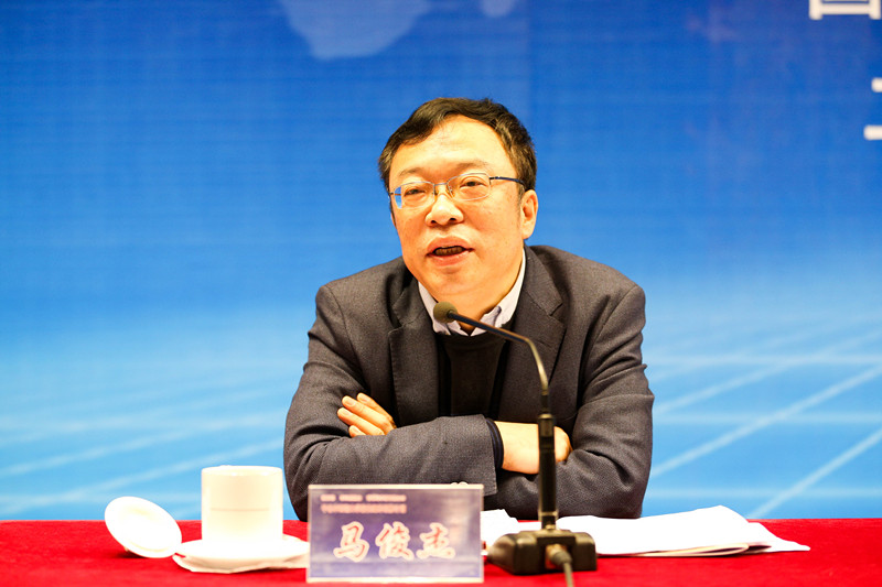 马俊杰指出，教育国际交流要注重双向互动，在学习国外大学先进经验的同时，要做中国教育的传播者，甚至是世界教育的影响者。他结合自己参加海外研修的经历，与大家分享了体会和经验，并提出和强调了在国外学习研修期间的注意事项。