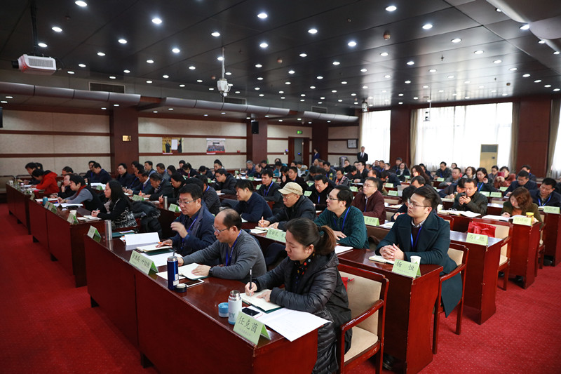 开班式后，北京师范大学中国教育政策研究院副院长周海涛教授以“我国民办基础教育发展的形势与任务”为题，为学员做了开班报告。来自全国29个省、市、自治区及新疆建设兵团的92位地方教育行政部门民办教育管理者和民办中小学校长参加本期培训班的学习研修。（姚翔）