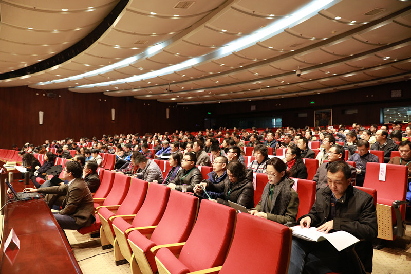 来自全国各省（区、市）教育厅（教委）、计划单列市教育局、新疆生产建设兵团教育局中高级教师队伍建设相关处室负责人，以及全国重点建设职教师资培养培训基地负责人、职业院校教师素质提高计划项目管理办公室负责人共200余人参加本期研修班。（高艳青）