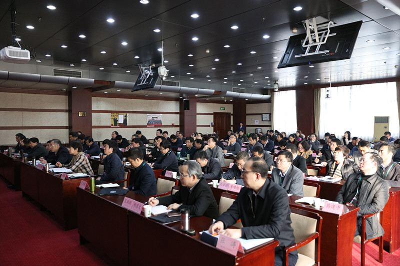 来自各省（区、市）教育厅（教委）、计划单列市教育局、新疆生产建设兵团教育局相关负责人共100人参加本次培训班的研修学习。（屈潇潇）