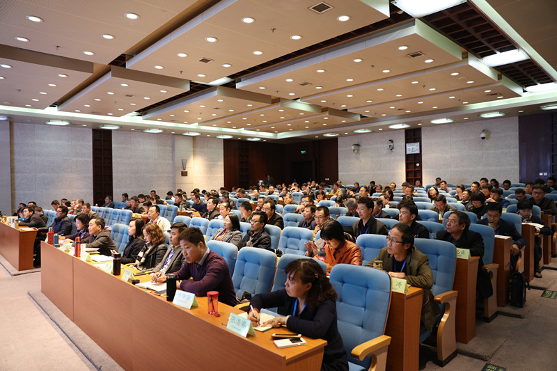 报告结束后,学员围绕实践教学、创新能力培养、科技成果转化等问题与柯校长展开了热烈的互动交流。(王敬红) 报告结束后,学员围绕实践教学、创新能力培养、科技成果转化等问题与柯校长展开了热烈的互动交流。(王敬红)