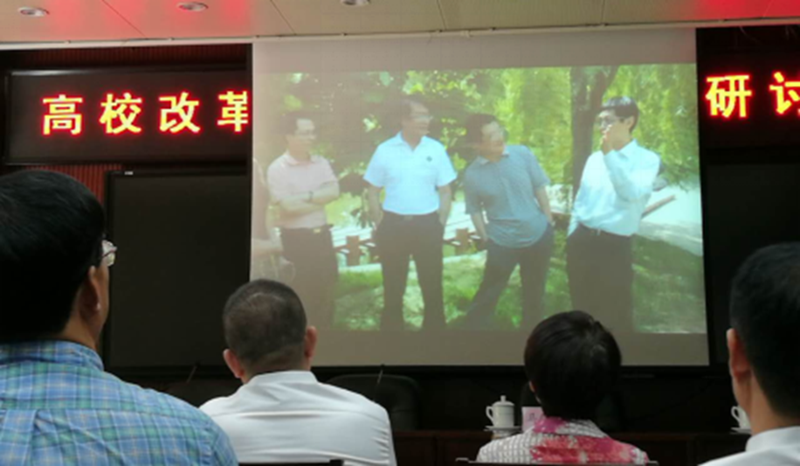研讨会开幕前播放的学员们在培训期间学习和生活花絮的《聚是一团火 散是满天星》视频，更是唤起了学员们对八年前在学院度过的三个月点点滴滴的深情回忆。