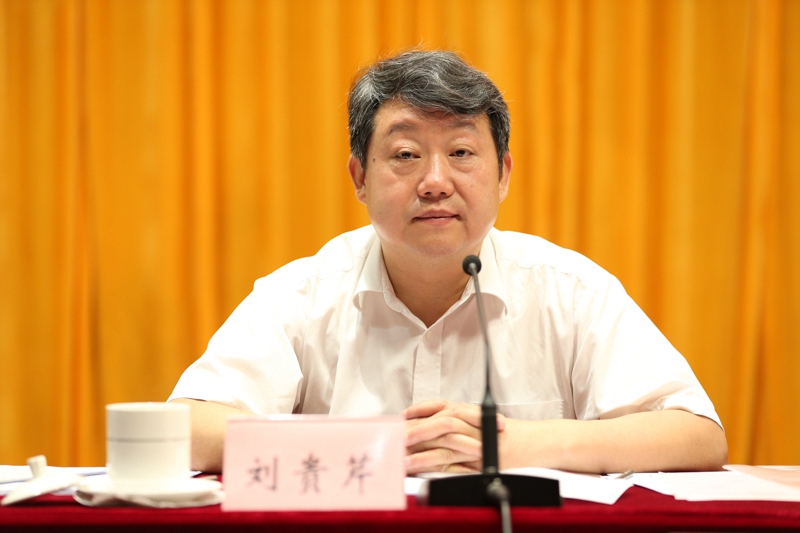 刘贵芹在讲话中首先介绍了项目的举办历史、培训对象，重点强调了思政课骨干教师的培训目的,并深入解读了习近平总书记在全国高校思想政治工作会议讲话中，站在党和国家事业发展全局的高度针对人才培养和大学发展提出的新要求、新观点和新思想。最后介绍了教育部围绕切实落实党中央对推进高校思想政治理论课在改进中加强，在创新中提高的要求所进行的工作部署和计划。