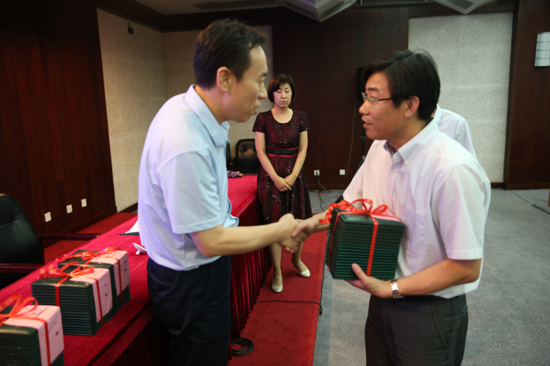 于京天充分肯定了本期班取得的各项研修成果，并希望全体学员在今后继续保持与学院的联系，及时将实践当中的典型案例、教育教学改革新举措与学院分享，以期扩大典型经验的社会效益；继续发挥本期班形成的良好学风，并能成为工作生活当中一项良好的习惯，进一步扩大培训的效果。