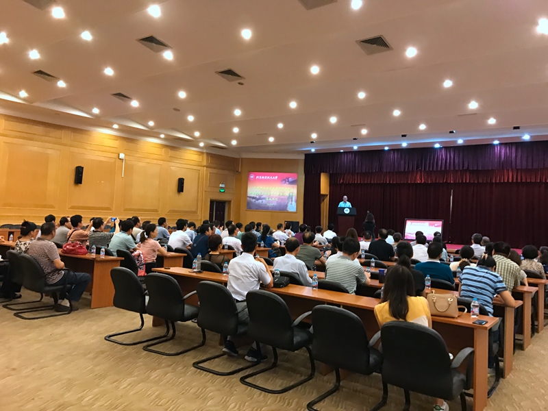 7月12日下午，正在学院举办的“西安航空学院管理干部能力提升培训班”全体学员赴北京航天航空大学开展现场教学活动。北京航天航空大学魏志敏校长介绍了学校发展历程及当前围绕国家战略的学科发展情况，并就日后加强两校间的交流合作提出倡议。