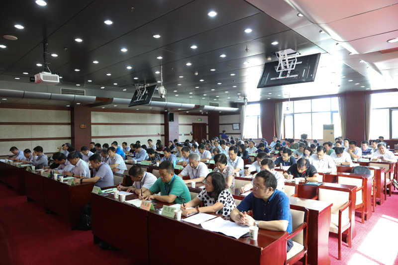 来自教育部直属单位35位司级局领导干部，61位部机关和直属单位相关处室负责同志，共96人参加本期培训班。（胡锐军）