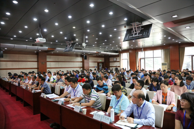 来自全国各省（区、市）教育厅（教委）、部属各高等学校保密部门的118位负责人，以及部内各司局、各直属单位办公室的60位相关负责同志，共178人参加本次培训学习。（高艳青）