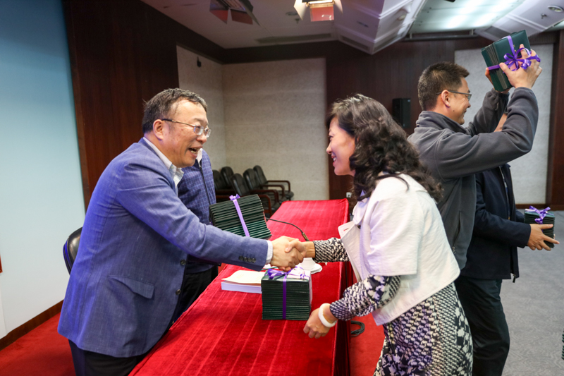 马俊杰强调，前不久，习近平总书记在致中国人民大学建校80周年的贺信中指出，“当前，党和国家事业正处在一个关键时期，我们对高等教育的需要比以往任何时候都更加迫切，对科学知识和卓越人才的渴求比以往任何时候都更加强烈。希望中国人民大学以建校80周年为新的起点，围绕解决好为谁培养人、培养什么样的人、怎样培养人这个根本问题，坚持立德树人，遵循教育规律，弘扬优良传统，扎根中国大地办大学，努力建设世界一流大学和一流学科，为我国高等教育事业繁荣发展，为实现‘两个一百年’奋斗目标、实现中华民族伟大复兴的中国梦作出新的更大贡献。”这既是对中国人民大学寄予的厚望，也是对全国各级各类高校和高校领导干部提出的要求，希望研修班学员们“聚是一团火、散是满天星”，在祖国各地的不同岗位上为高等教育事业发展尽心竭力，鞠躬尽瘁。