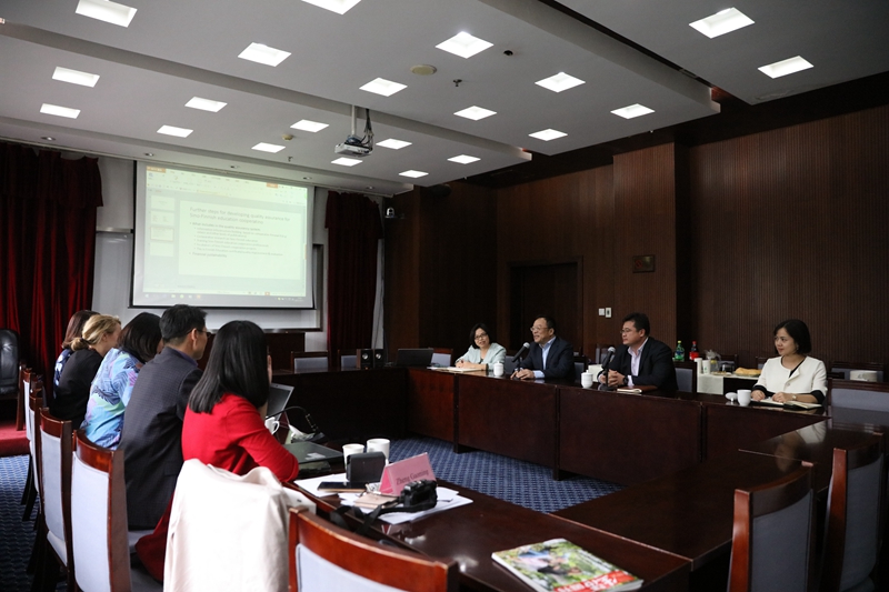 10月11日，“中芬教育交流人才能力提升项目”（CIMO项目）总结会在我院举行。学院党委书记、常务副院长马俊杰会见了项目芬方代表，包括项目总负责人坦佩雷大学管理学院蔡瑜琢博士、坦佩雷市政府全球国际教育部负责人金穆兰女士以及坦佩雷应用技术大学全球教育发展总监卡瑞达女士等一行5人。