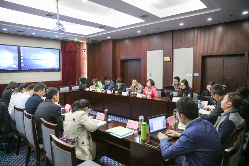 驻外后备干部们一致认为，报告“谋大事、接地气、振人心、提信心”，充分体现了以习总书记为核心的党中央的远见卓识和历史担当；报告“理论特色鲜明”，作为驻外工作者“必须要先理解好新的理论体系，才能在具体工作中发挥运用，传播好中国声音，讲好中国故事”，不忘初心，牢记使命，为我国对外交流与合作增彩提色。