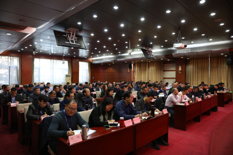 本期研修班共有来自30个省、自治区、直辖市的96位高中校长参加，他们将在学院进行为期14天的研修学习。（学校管理教研部 屈潇潇）