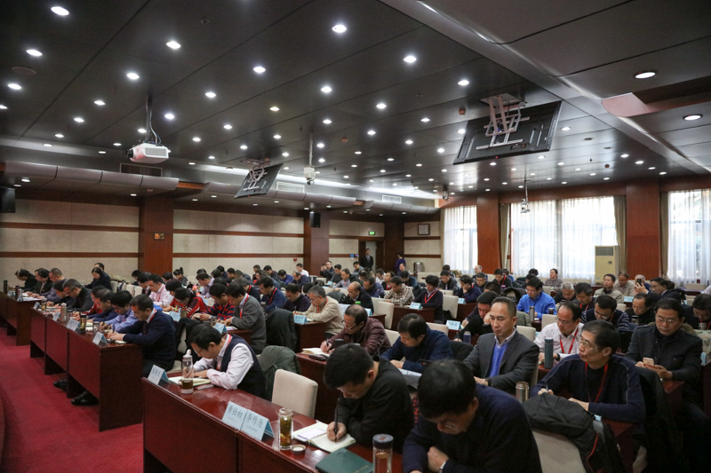 吴道槐指出，要全面把握新时代新思想新矛盾，在融会贯通中弄明白高校全面从严治党的新要求，要从坚持党的全面领导、新时代党的建设总要求、从办好人民满意的教育等方面，把握全面从严治党的新要求。他强调，要坚决贯彻党的十九大的新部署，在忠诚履职中，做好从面从严治党的大文章。要坚持以政治建设为统领，坚决维护党中央的权威；紧紧扭住党风廉政建设主体责任这个牛鼻子，推动层层传达压力；维护良好政治生态，营造风清气正的育人环境；坚持持之以恒纠“四风”，真正让“八项规定”落地生根；形成反腐败斗争压倒性态势，构筑不敢腐、不能腐、不想腐的制度堤坝；强化忠诚干净担当，对腐败现象、违背党的教育方针的行为敢于说不。