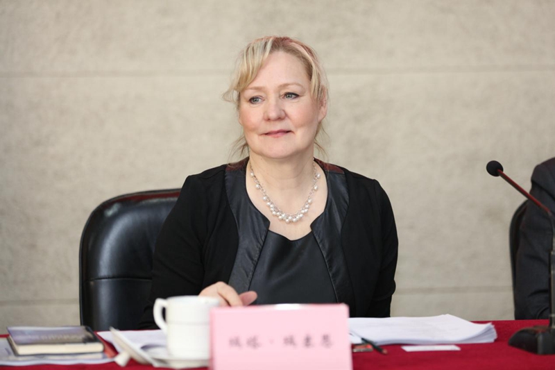 瑞塔•瑞塞恩重点介绍了芬兰应用技术大学在教学方法等方面进行的创新型探索，期待能与中方在此领域进行更多交流。