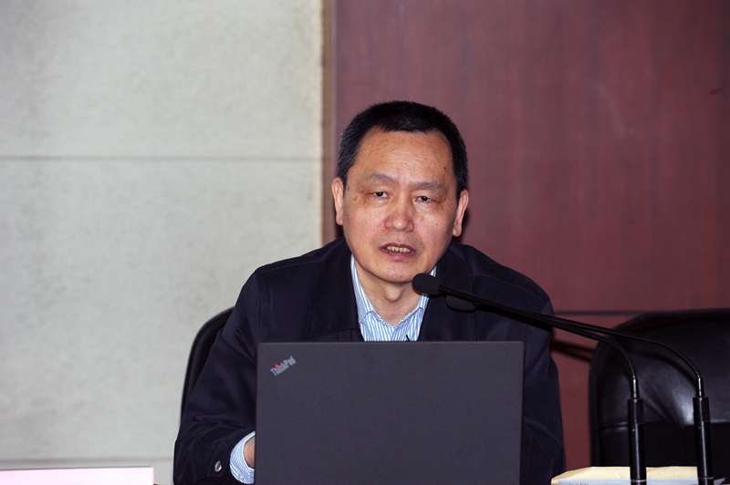 开班式后，学院原副院长李文长以《新时代基础教育发展战略和政策》为题为学员做了开班报告。