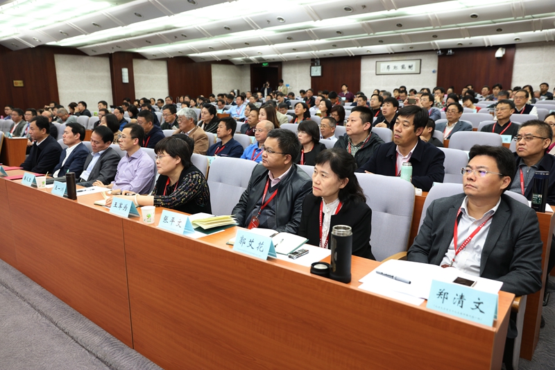 在三天时间里，学员认真听取专题报告，主动自学辅导材料，积极参加分组研讨交流。学员们表示，此次培训主题鲜明，内容丰富，具有很强的针对性和指导性。（供稿：教育行政教研部 李改；摄影：图书信息技术部 于荣壮）