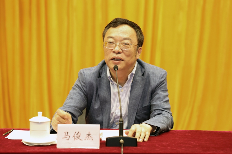 马俊杰代表学院欢迎全体学员前来参加学习研修。他强调，高校思想政治理论课骨干教师研修班是国家教育行政学院唯一的教师培训项目，举办十几年来，在全国思想政治理论课培训领域产生了很好的影响，深受思政课教师欢迎。希望全体学员能够认真遵守学院管理的有关制度要求，集中精力学习，加强交流研讨，认真完成研修任务，真正学有所获。