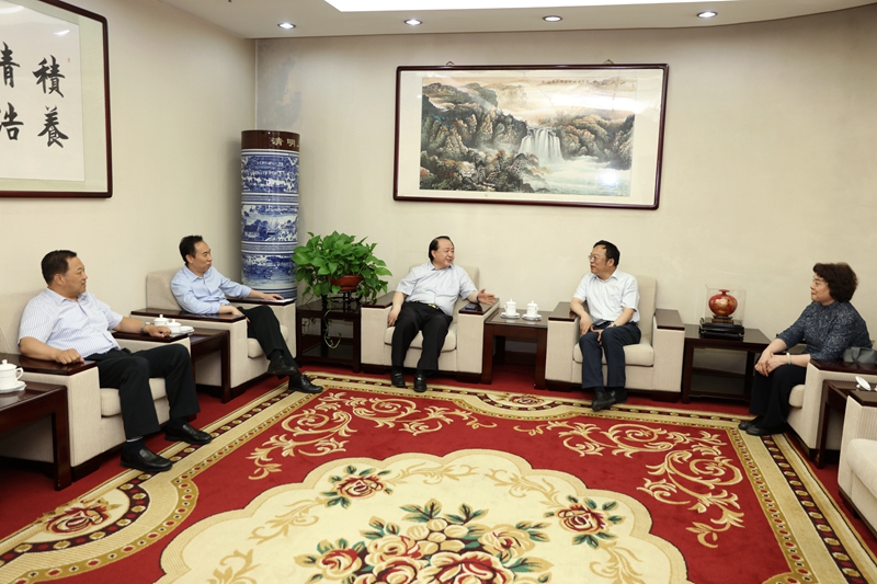 根据协议，双方将围绕“着眼履职能力提升，整体推进教育督导队伍建设”这一核心目标，共建共享高端合作平台，在面授培训、网络培训、现场教学、课题研究、专题论坛、督导实践等方面加强交流，共同推动我国督学队伍建设取得实效。