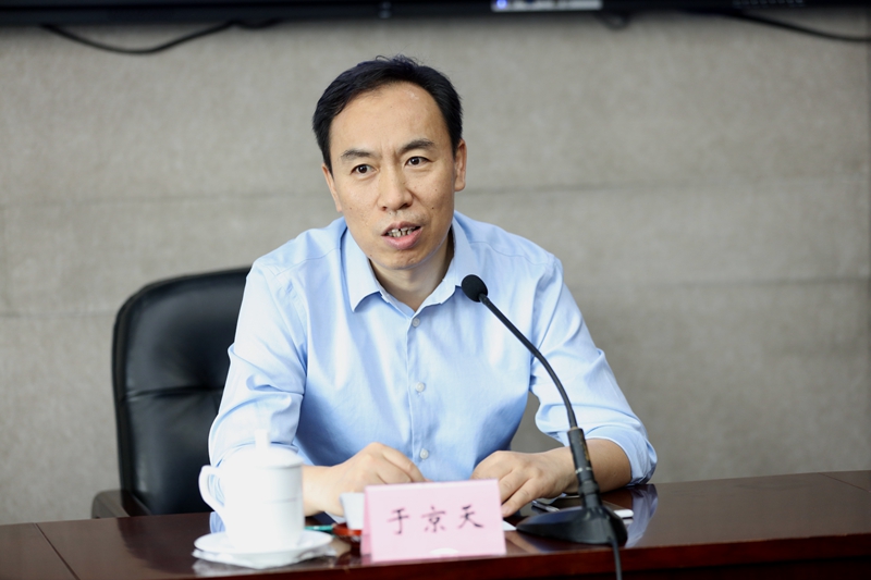 于京天对澳门同胞来国家教育行政学院参加培训表示热情欢迎，他表示国家教育行政学院也是澳门同行的学习家园，期望加强与澳门特别行政区政府教育暨青年局的合作与交流，未来与澳门同行共建共享优质教育干部培训系统和资源；校长们在学院培训学习期间，学院将尽力为大家的学习提供优质的服务和保障，并预祝研修顺利，生活愉快。