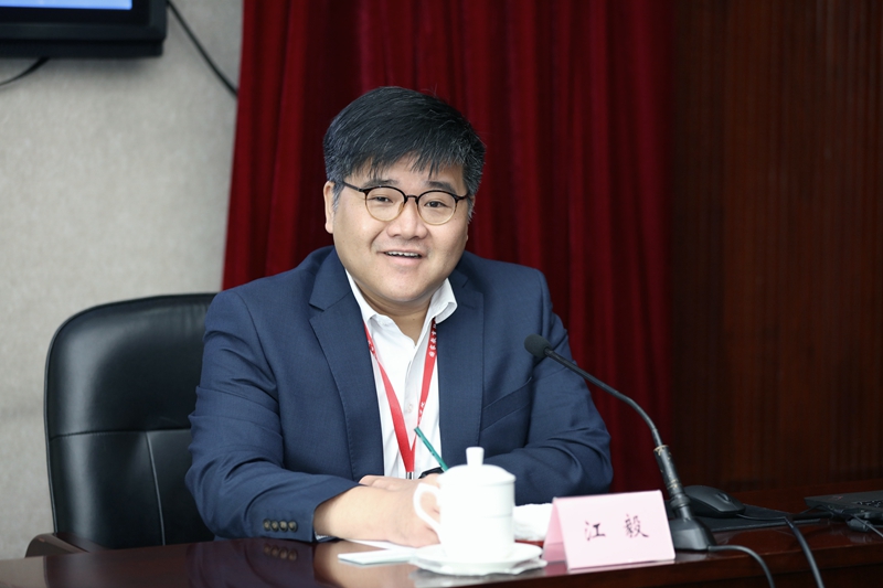 江毅厅长感谢教育部港澳台办、中联办和国家教育行政学院对举办本次培训班的支持，并表示团员们在学习期间一定要做到认真仔细，满载而归。江毅简要介绍了澳门教育的基本情况，并回应于京天副院长的希望，认为教育领导者的培训非常重要，表示未来加强与国家教育行政学院的合作与交流，更好地推动澳门教育的发展。