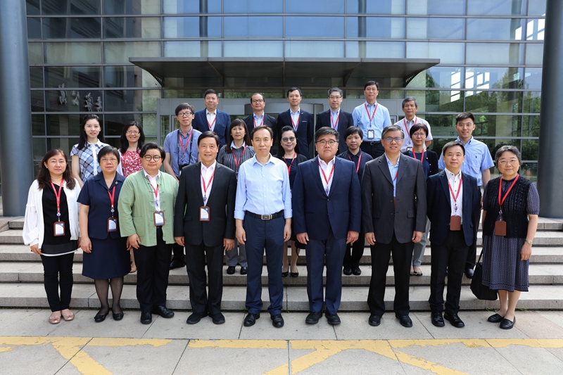 本期澳门特别行政区政府教育暨青年局校长培训班成员由该局公务员、中小学校长、幼儿园园长等组成，共计19人。按照培训计划，他们将在学院进行为期6天的研修学习。（撰稿：教育行政教研部 杨程；摄影：图书信息技术部 于荣壮）
