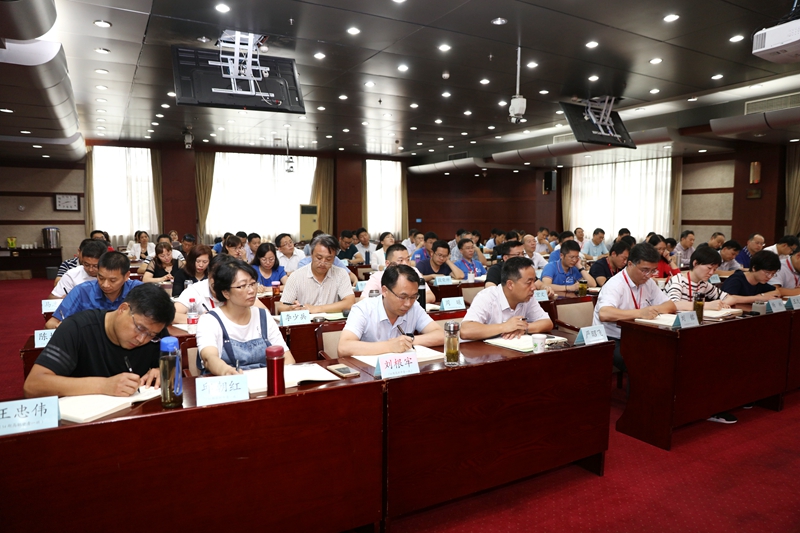 学员们一致认为，报告站位高远，视野开阔，剖析精准，理念入脑，效果入心，不仅为学员们如何在国家发展全局中思考、规划职业教育做了一个典范，也为学员们如何落地职业院校办学实践、落地技术技能人才培养实践以理念和方法的更新、引领和指导。（供稿：教育行政教研部 郭静；摄影：图书信息技术部 于荣壮）