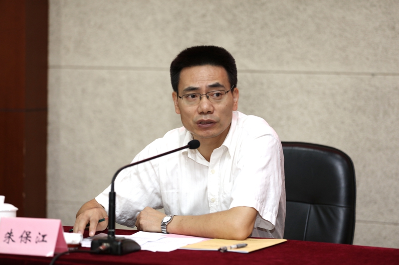 朱保江致辞欢迎商丘师范学院管理干部来院研修学习，并简要介绍了国家教育行政学院承担的职能任务和办学的基本情况。朱保江强调，学院对此次培训班高度重视，在课程设计、教员遴选、教学管理等方面围绕培训需求和目标做了充分准备。建议学员珍惜学习机会，积极转变角色，认真投入学习；围绕学校实际，主动学习、主动思考、主动参与研讨交流；严肃学习纪律，培养良好学风，遵守党的各项纪律要求和学院的有关规定，体现党员干部应有的纪律意识和担当精神。