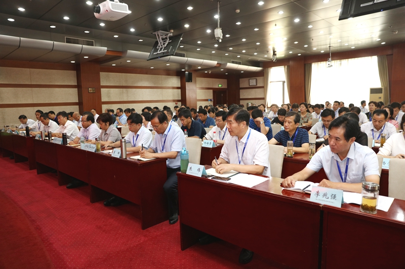 共有162位商丘师范学院的学校领导班子成员和中层管理干部参加本期专题培训班研修学习。（供稿：班主任、学校管理教研部 薛珊；摄影：图书信息技术部 于荣壮）