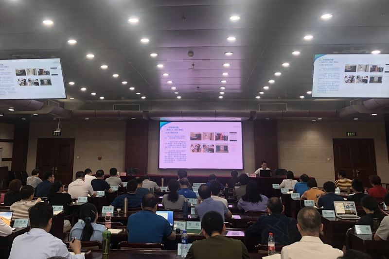 2019年5月16日下午，第57期高校中青班（高职中青第六期）按照班级临时党支部、班委会和班主任团队的计划安排，在校长大厦求是厅举行第一次微讲坛活动。（摄影：广东科贸职业学院 郭浩东）