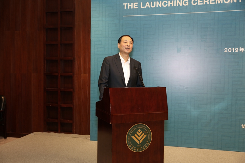 孙尧在讲话中，首先代表教育部党组向全体学员表示热烈的欢迎，并在回顾我国丝绸之路发展历程的基础上，强调了中外人文交流工作的至关重要性。他指出，中外人文交流工作是是国与国之间关系的重要纽带，是我们党和国家对外工作的重要组成部分，是夯实中外关系社会民意基础、提高我国对外开放水平的重要途径,是推动世界发展的重要力量。他希望全体学员努力做到学思结合、学以致用，为推动中外人文交流工作做出新贡献。