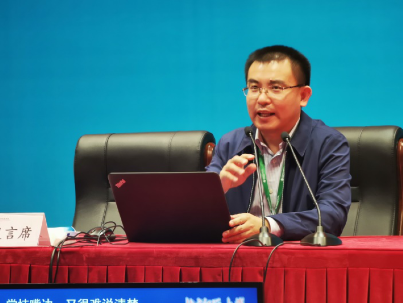 北京师范大学发展规划处处长王洛忠代表“学科建设”组作汇报。该组围绕学科师资队伍建设、学科交叉融合、学科评估改革等三个问题，分组针对问题与原因、思路与对策进行深入交流和热烈研讨。大家一致认为，通过结构化研讨和师生深度互动，在较短时间内对学科建设的政策要求、兄弟高校的科学举措、现存问题与改革对策等问题有了较为清晰的认识，对于深化学科内涵认识、破解学科建设难题、提升学科建设水平很有启发和帮助。