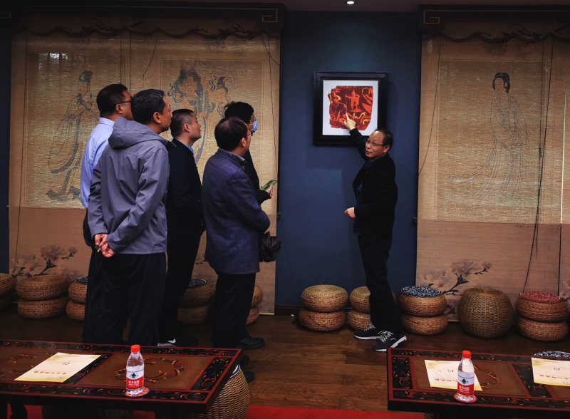 湖北调研团在长江大学调研交流楚文化研究与教学。 湖北调研团在长江大学调研交流楚文化研究与教学。