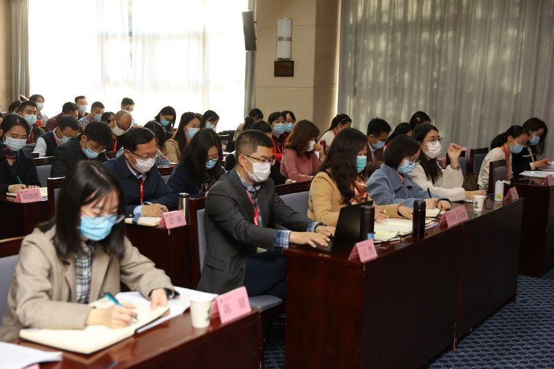 本期培训班共有75位学员，来自部直属机关和高校以及地方教育行政部门和高校，他们将围绕我国教育政策与形势、教育外事工作、驻外干部能力素质等主题进行为期两周的研修学习。（撰稿：班主任、社会科学教研部 张虹；摄影：图书信息技术部 罗彬彬；编发：宣传中心 梁洋生；编审：宣传中心 张进强）