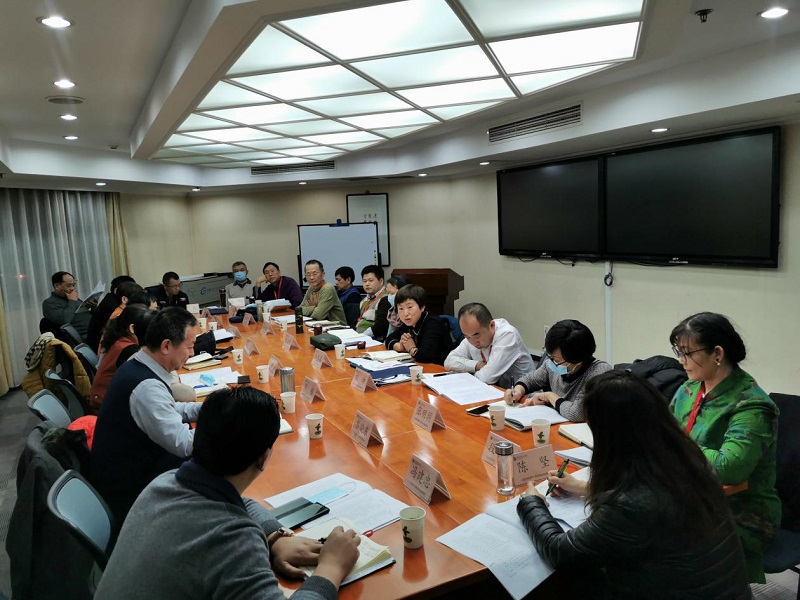 四组全体学员交流研讨。召集人：上海市青浦区实验中学党支部书记、副校长冯建忠。