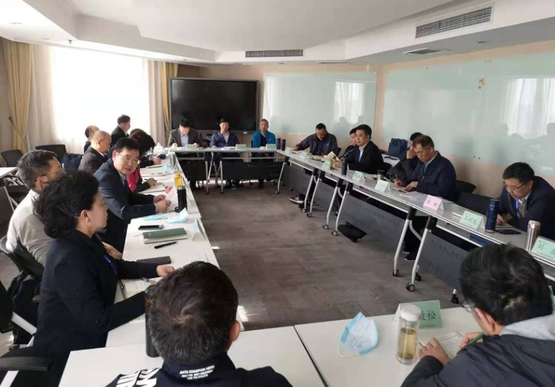 学员们普遍认为,通过一周专题报告、交流讨论等课程学习,特别是聆听陈宝生部长在开学典礼上的讲话,使大家对习近平新时代中国特色社会主义思想有了更加深刻的理解,对落实立德树人根本任务,实现新时代教育事业的高质量发展、完成好培养德智体美劳全面发展的社会主义事业建设者和接班人的光荣使命有了新的认识。 学员们普遍认为,通过一周专题报告、交流讨论等课程学习,特别是聆听陈宝生部长在开学典礼上的讲话,使大家对习近平新时代中国特色社会主义思想有了更加深刻的理解,对落实立德树人根本任务,实现新时代教育事业的高质量发展、完成好培养德智体美劳全面发展的社会主义事业建设者和接班人的光荣使命有了新的认识。