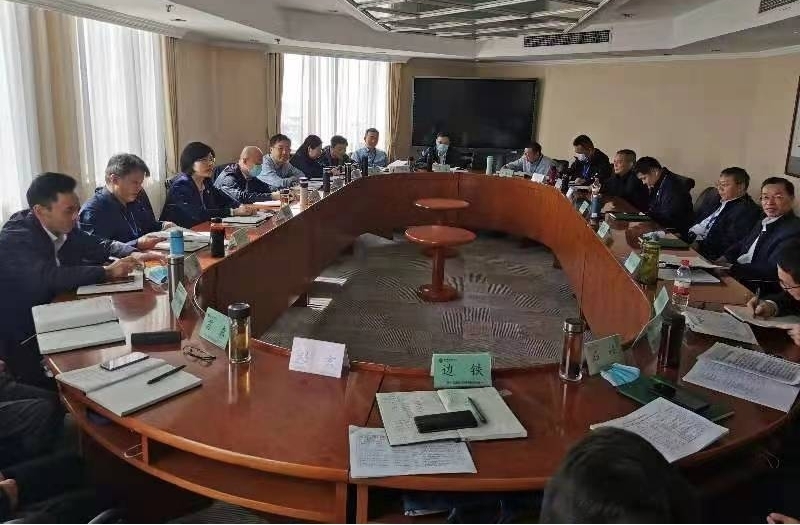 3月23日下午,第六十五期高校领导干部进修班临时党总支以“悟思想、担使命”为主题,紧紧围绕深入学习习近平新时代中国特色社会主义思想,贯彻落实党的十九届五中全会精神,深刻领会习近平总书记关于教育的重要论述及两会精神,组织四个临时党支部开展专题学习活动,各班班主任老师参加。 3月23日下午,第六十五期高校领导干部进修班临时党总支以“悟思想、担使命”为主题,紧紧围绕深入学习习近平新时代中国特色社会主义思想,贯彻落实党的十九届五中全会精神,深刻领会习近平总书记关于教育的重要论述及两会精神,组织四个临时党支部开展专题学习活动,各班班主任老师参加。